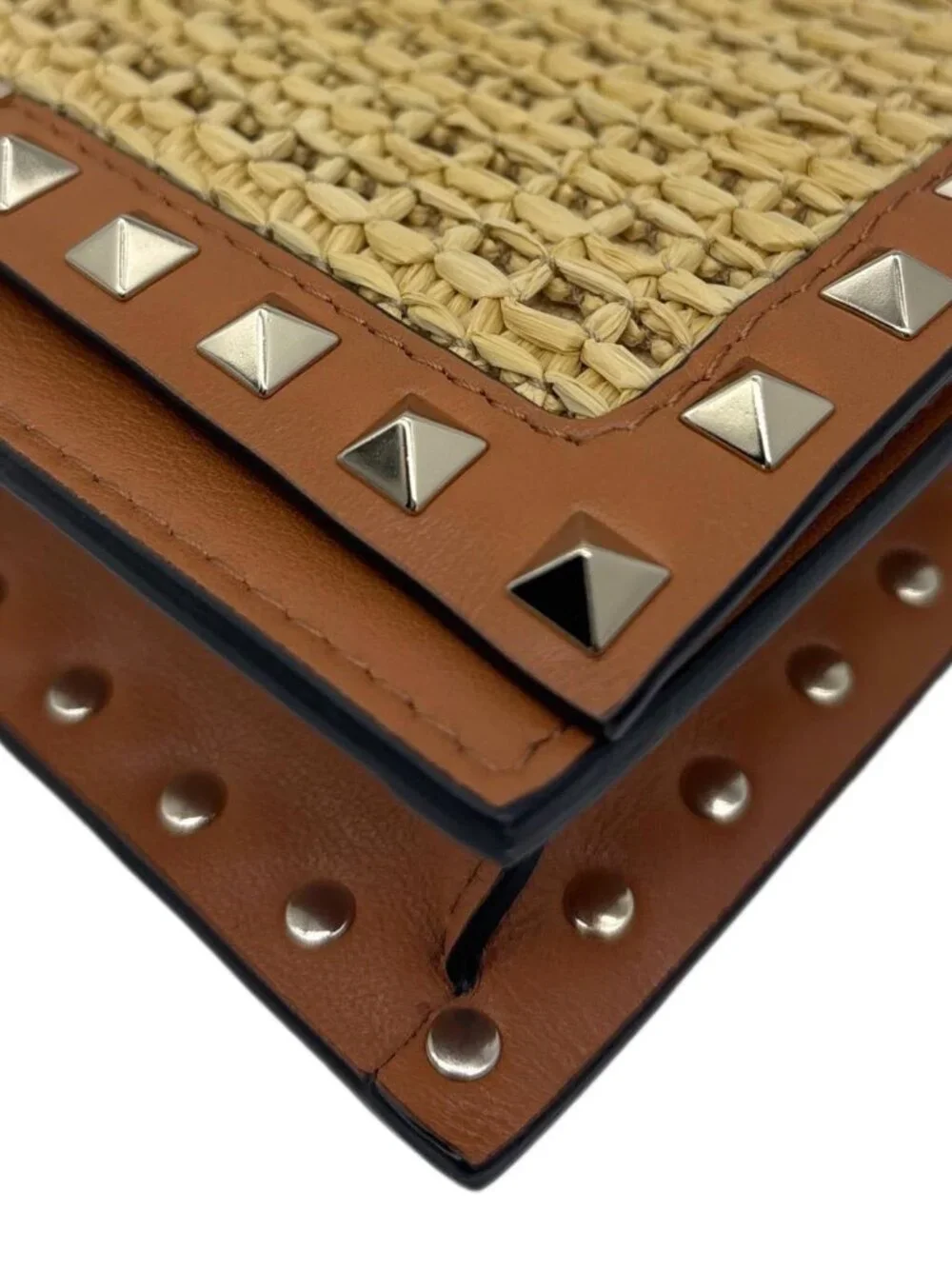 Valentino  Garavani Rockstud Raffia Wallet On Chain Crossbody Bag Tan